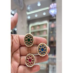 Pendientes de tuerca de moissanita chapados en oro de latón de calidad superior, glamurosos y modernos, para mujeres y niñas, para bodas y fiestas. - Product Image 2