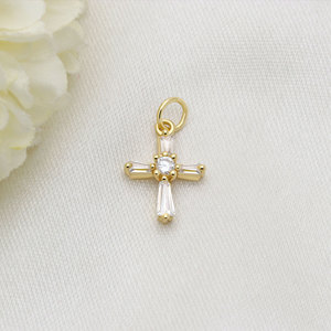 Pendentif Croix en Argent Sterling 925 Plaqué Or avec Zircon Cubique pour la Fabrication de Bijoux DIY - Vente en Gros - Product Image 3