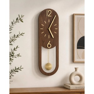 Horloge murale en bois moderne la plus vendue, forme arquée, design à pendule analogique à quartz, décoration minimaliste pour salon - Product Image 1