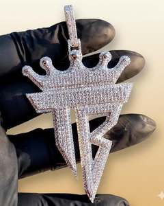 Pendentif personnalisé entièrement serti de moissanite VVS, en argent 925, style hip-hop, avec initiales ou lettres personnalisées pour homme. - Product Image 1