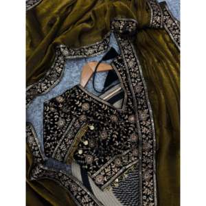 Robe de soirée de créateur Saree avec des paillettes, des broderies Zari et une bordure en dentelle pour les fêtes - Product Image 3