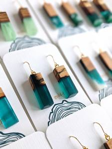 Pendientes de Resina de Madera Natural, Elegantes Pendientes Hechos a Mano, Joyería Moderna de Diseño para Niñas y Mujeres - Product Image 1