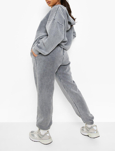 Ensemble de survêtement unisexe en polyester, comprenant un sweat à capuche imprimé et un pantalon de jogging coupe-vent, design uni délavé à l'acide, vente en gros - Product Image 6