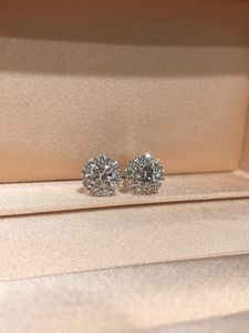 Pendientes de tuerca florales de moissanita con corte redondo chapados en oro al por mayor para mujer, de plata 925, joyería elegante clásica, regalo de boda con encanto - Product Image 2