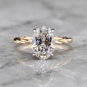 Anillo de compromiso con diamante cultivado en laboratorio de corte ovalado de 2.0 CT, oro amarillo macizo de 14K con tallo retorcido y halo oculto, anillo de boda para ella. - Product Image 1