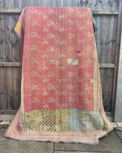Manta Kantha Vintage al por Mayor, Reversible, de Retazos, Hecha con Sari Reciclado, para Cama - Product Image 3