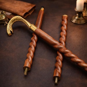 Bâtons de marche rustiques modernes en bois naturel écologique avec poignée en laiton poli, idéaux pour les cadeaux - Product Image 3