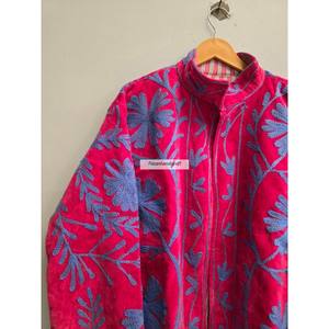 Chaqueta de terciopelo rosa al por mayor, chaqueta corta Suzani hecha a mano, abrigo con bordado floral, chaqueta boho hippie, chaqueta de fiesta para mujer - Product Image 2