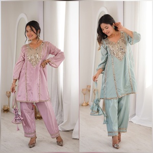 Ensemble Kurti en tissu Ho exclusif avec dentelle miroir, manches cloche, col en V, pantalon intérieur en coton, taille élastique, tenue ethnique pour femme - Product Image 5