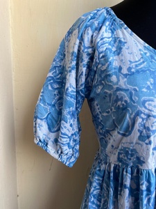 เดรสลำลองฤดูร้อนขายดีสำหรับผู้หญิง ลายพิมพ์บล็อก แขนสั้น ชุดเดรสชายหาดทรงบอยดอลล์แบบเป็นชั้นๆ ราคาโรงงาน - Product Image 2