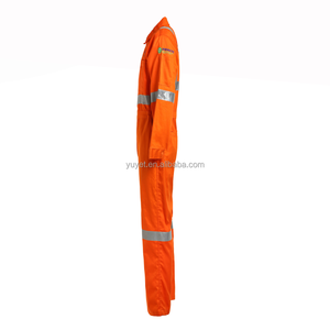 Ropa de Trabajo Resistente al Fuego con Nuevo Diseño Cómodo y Reflectante - Product Image 4