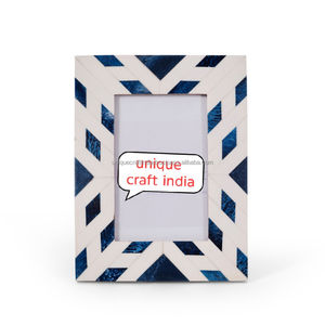 Cadre photo en bois fait main avec motif géométrique rayé bleu, design moderne, artisanat, décoration de table pour la maison - Product Image 3