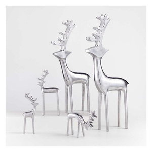 Sculpture de renne en aluminium moderne et tendance, de luxe, directement de l'usine, décoration festive haut de gamme pour la maison et le commerce, réutilisable - Product Image 1