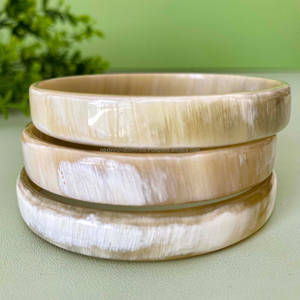 สร้อยข้อมือฮอร์นทำด้วยมือที่ไม่ซ้ำกันสำหรับผู้หญิงและเด็กผู้หญิงแกะสลักในฮวงจุ้ยและรักสไตล์งานฝีมือธรรมชาติ - Product Image 4