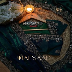 Sari VASTRA COTTAGE Pure Space de Terciopelo de Seda Brillante con Lentejuelas Bordadas a Mano, Sari de Diseño para Fiestas, Bodas y Eventos Festivos - Product Image 5