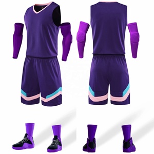 Conjunto de Uniforme de Baloncesto Blanco Personalizado Unisex, Camiseta sin Mangas, Pantalones Cortos, Coderas Rojas, Calcetines Transpirables que Absorben la Humedad - Product Image 4