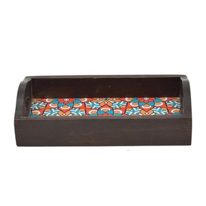 Bandeja de madera hecha a mano de gran venta con estampado floral ornamentado, plato decorativo rectangular al por mayor para pedidos a granel - Product Image 3