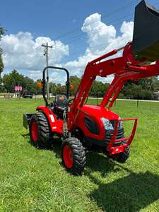 Achetez un mini-tracteur Kioti avec des moteurs puissants, fiable pour les besoins agricoles, prêt à l'emploi. Composants essentiels en stock - Pompe et boîte de vitesses. - Product Image 2