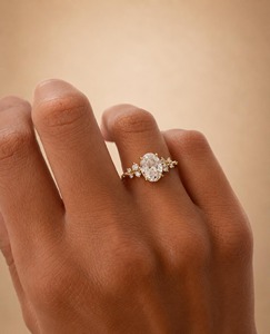 Bague de fiançailles IGI 2.0ct en diamant de laboratoire taille ovale, or massif 14K, motif floral, bijou de mariage vintage et élégant - Product Image 1