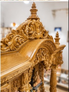 Sala de Pooja de Madera de Teca con Diseño Moderno, Tallada a Mano en Oro Brillante, con Temática del Sur de la India, Hecha a Mano para el Culto Pío, EE. UU. - Product Image 4