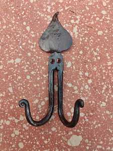 Gancho de Pared de Hierro Forjado a Mano, Gancho Doble Decorativo Vintage para Abrigos, Diseño Rústico de Hoja de Pala, Gancho Metálico para Batas, Decoración del Hogar - Product Image 3