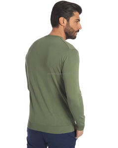 Sudadera de Cuello Redondo para Hombre de Alta Calidad, Peso Pesado de 200 Gramos, Sólida y Formal con Logotipo Personalizado - Product Image 3