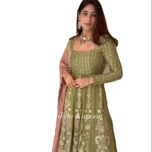 Lancement de nouveaux salwar kameez de créateur pour mariage et Diwali, style traditionnel, séchage rapide, avec broderies. - Product Image 2
