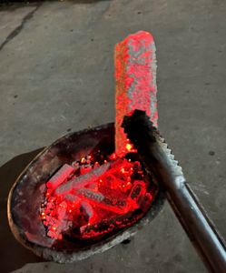 Máquina de Briquetas de Carbón de Aserrín de Madera Dura para Barbacoa, Combustible de 7000-8000 Kcal/Kg, Forma de Trozo, Humedad 5%, Suministro Directo de Fábrica - Product Image 1