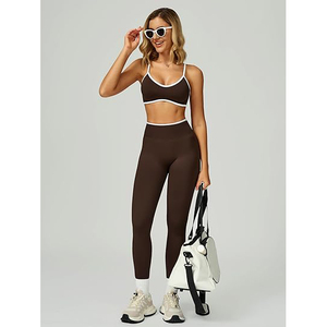 Conjunto de yoga de cintura cruzada para mujer: Sujetador deportivo de cuello alto y leggings de cintura alta con control de abdomen, detalles de malla, nailon y elastano. - Product Image 5