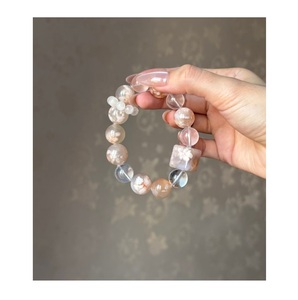 Luxury Fashion <b>Resin</b> Bracelet Featuring Vibrant Color Effects Stylish Wrist Accessory for Everyday Elegance - Product Image 3