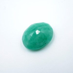 Pierre précieuse émeraude ovale facettée du Rajasthan, 12,50 carats, vert naturel, marque HAYAAT GEMS, 17x14x8mm - Product Image 2