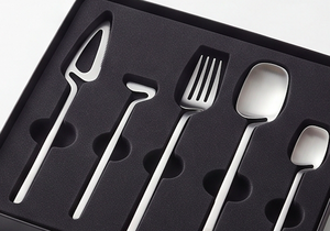 Ensemble de fourchettes et de spatules à gâteau en acier inoxydable moderne, design minimaliste, finition miroir haute brillance, compatible lave-vaisselle, pour mariage - Product Image 6