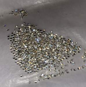 Diamantes Naturales Melee de 0.8–1.0 mm, Corte Redondo, Color J-K, Paquete a Granel de 3.75 Quilates, 629 Piezas de Diamantes Sueltos para Joyería - Product Image 3