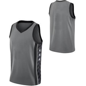 Maillot de basket personnalisé pour homme, col en V, sans manches, gris sublimé avec motif étoiles, évacuation de l'humidité, coupe classique - Product Image 5