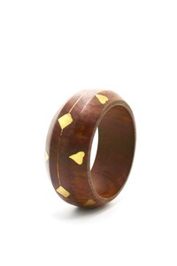 Juego de Pulseras de Madera Artificial Hechas a Mano con Detalles en Cuero Marrón, Joyería Estilo Boho para Mujer, Exportaciones del Emperadero de Artesanía de Uttar Pradesh - Product Image 1
