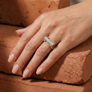 Anillo Único con Diamante de Corte Redondo y Borde Curvo, Cultivado en Laboratorio, Oro Amarillo de 14K, Joyería Fina, Regalo Especial para Amigos - Product Image 4