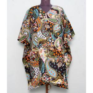 Robe Kaftan Courte Moulante en Coton Écologique Fait Main à Col en V Motif Floral Indien pour Mamans - Tenue de Plage, Vêtement de Nuit Décontracté - Product Image 1