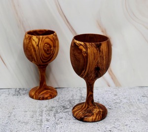 Juego de 2 Copas de Vino de Madera Ecológicas Hechas a Mano, Diseño Moderno, Reutilizables, con Asa, para Uso en Exteriores/Fiestas - Product Image 1