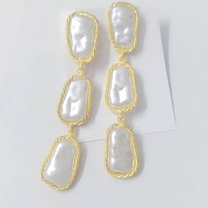 Boucles d'oreilles longues en perles naturelles artisanales 5 CM, argent sterling 925 plaqué or 18 carats, bijoux de créateur, boucles d'oreilles de mariée en perles - Product Image 1