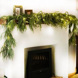 2 Ghirlande Luminose Natalizie Effetto Pino Verde Invernale, Ghirlanda Artificiale per Decorazioni da Tavolo, Caminetto e Parete - Product Image 1