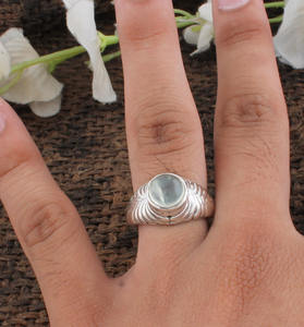 Bague en argent sterling 925 avec pierre de lune blanche naturelle sertie clos, bijou fait main pour femme, pierre de naissance de juin, idéale pour les fêtes - Product Image 2