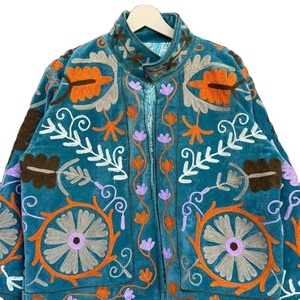 Veste en velours brodée Suzani bleue pour femmes, tenue d'automne, disponible au prix de gros pour l'exportation - Product Image 3