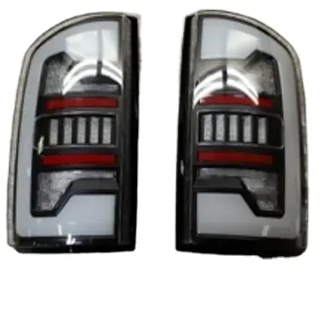 Lampu belakang LED penuh untuk 2002-2006 Dodge RAM 1500 2500 3500 (lampu hitam/lensa jernih/bilah putih)