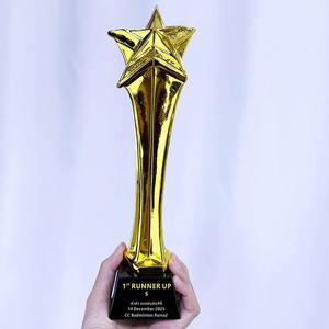 El Trofeo de Oro Definitivo que Conmemora la Excelencia, la Dedicación y el Logro Excepcional Inigualables - Product Image 2