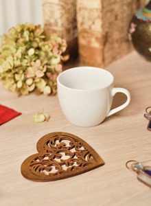 Ensemble de sous-verres en forme de cœur découpés au laser, sous-verres en métal élégants pour la décoration de table de couple, usage domestique et cadeau romantique - Product Image 6