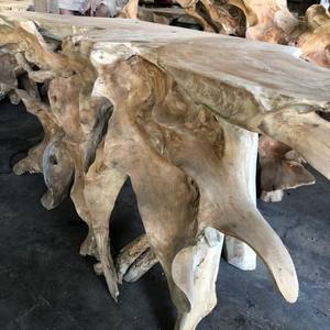 Table console en racine de teck naturelle, table de luxe sculptée à la main en bois massif à bords naturels, mobilier d'entrée en bois massif organique pour villa - Product Image 2