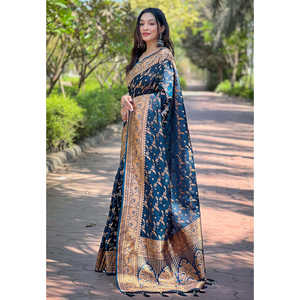 Sari en soie Katan Banarasi bleu profond Elite Weaves avec tissage Zari, vêtements indiens et pakistanais - Product Image 1