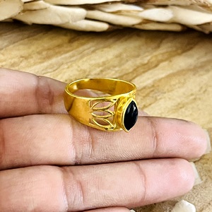 Bagues Bohèmes Tendance Feuille d'Onyx Noir Bijoux Ethniques en Laiton pour Femme Plaqué Or 18 carats Tribal Marquise Statement Vente en Gros/OEM/ODM - Product Image 2