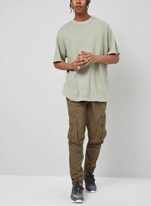 เสื้อยืดคอกลมแขนสั้นสีฟ้าอ่อนสำหรับผู้ชาย แห้งเร็ว ทรงปกติ สีพื้น ผ้าถักโพลีเอสเตอร์ สวมใส่สบาย - Product Image 4