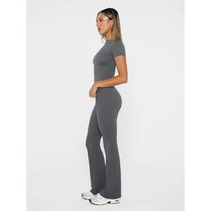 Reine des femmes à la mode pour salon 2 pièces tenues décontractées Y2K hauts courts à manches courtes avec pantalon évasé plié survêtements - Product Image 5